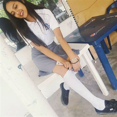 colegialas sexy|Colegialas de 16 años mostrando sus braguitas